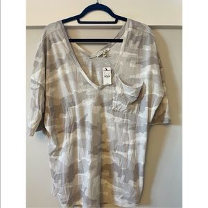 EXPRESS One Eleven Light Grey Camo Top